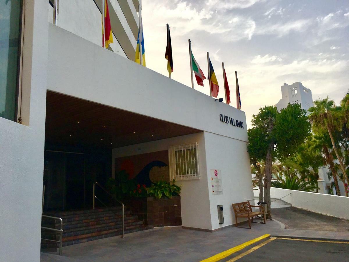 First Line Seaview Apartment 阿德耶 外观 照片